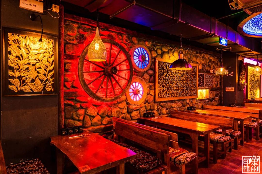 就在明晚两小时限时免费畅饮helens邀你不醉不归