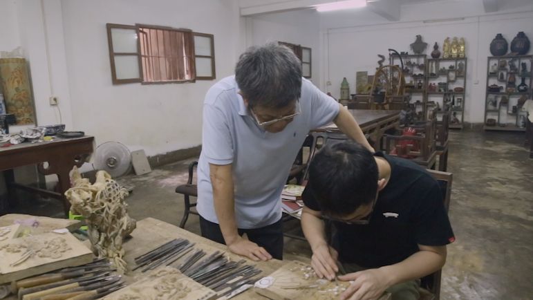 陈培臣把自己的一生都奉献给了潮州木雕