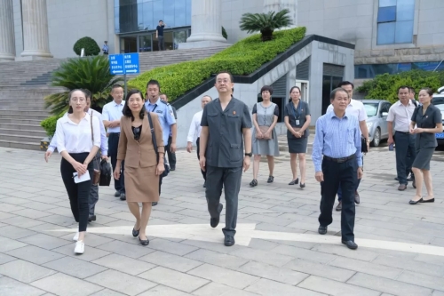 国际交流越南海防市市委委员高级法官阮氏梅一行到官渡法院参观交流