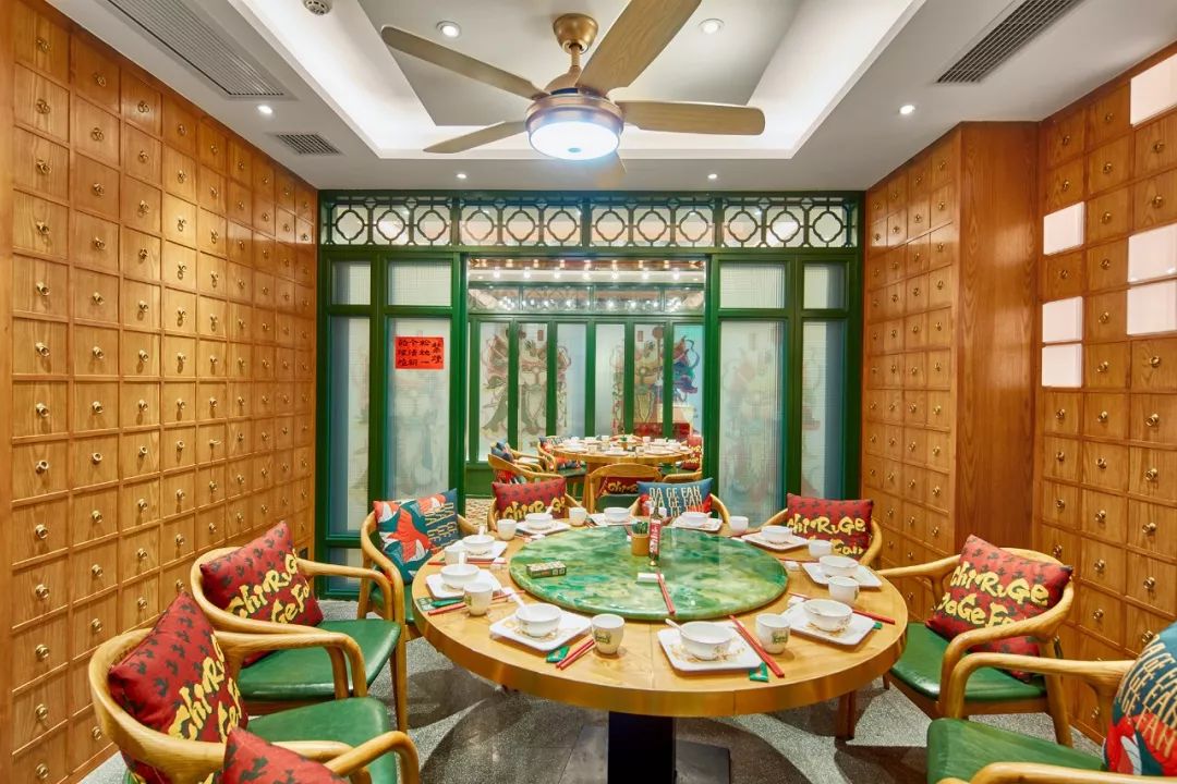 借力岭南文化大鸽饭的新店设计得超华丽