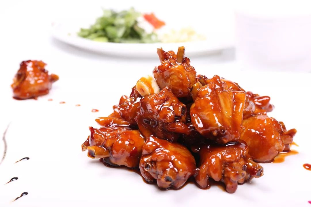 地方特色教学:冬阴酸辣羊肉,野山椒炒牛肉,秘制新疆大盘鸡,泰式竹夹