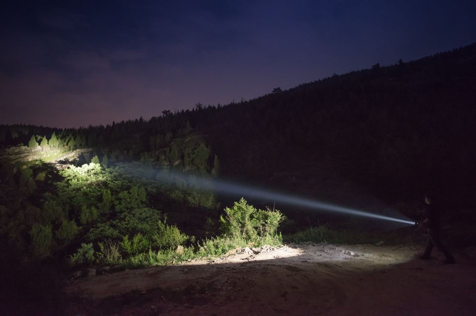 不是所有的户外手电都适合夜猎,你选对了吗