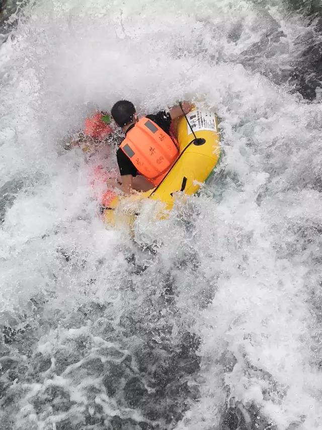夏日戏水狂欢龙井峡漂流或悬崖漂流浙西大龙湾一日游78月周二周三周四