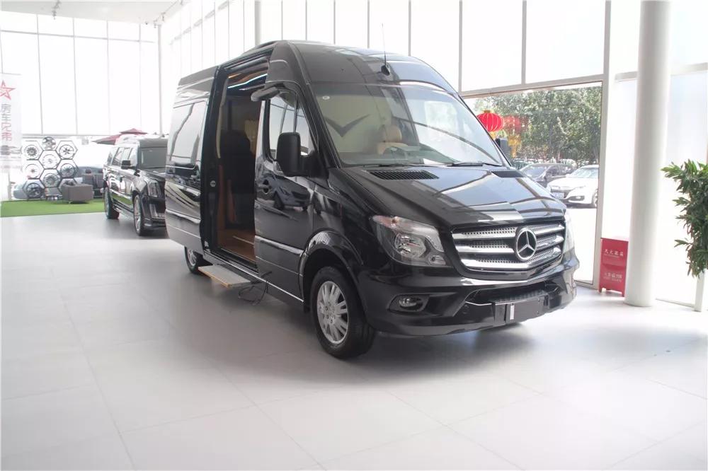 房车界中的劳斯莱斯斯宾特奔驰豪华商务房车