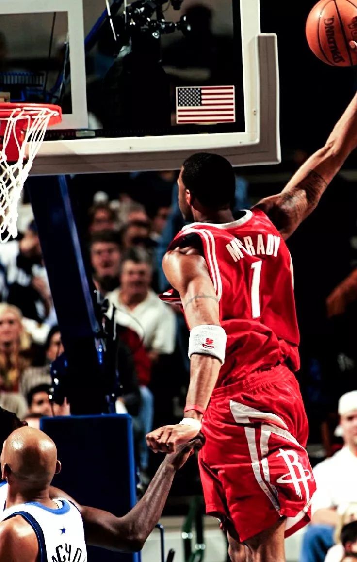 他曾创造35秒13分的神迹,但生涯末期却颠沛流离._麦迪