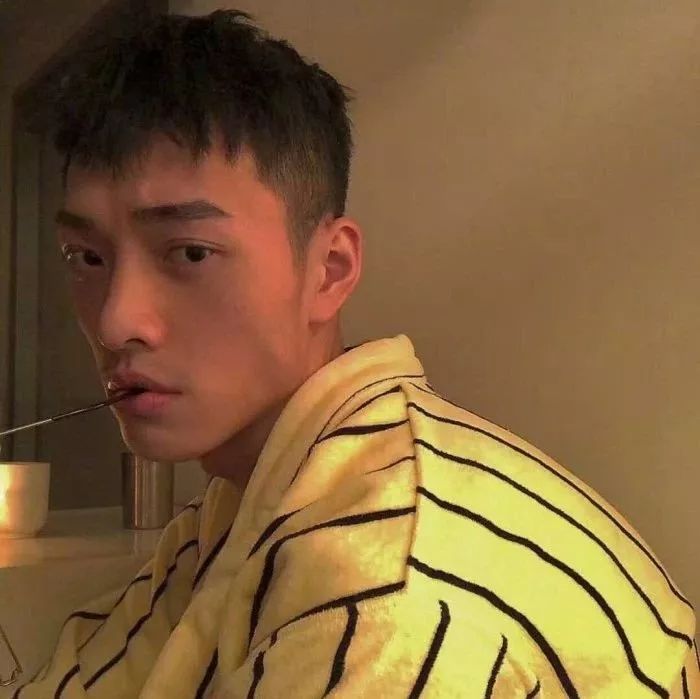 头像你是我既想对全世界炫耀又不舍得和任何人分享的人