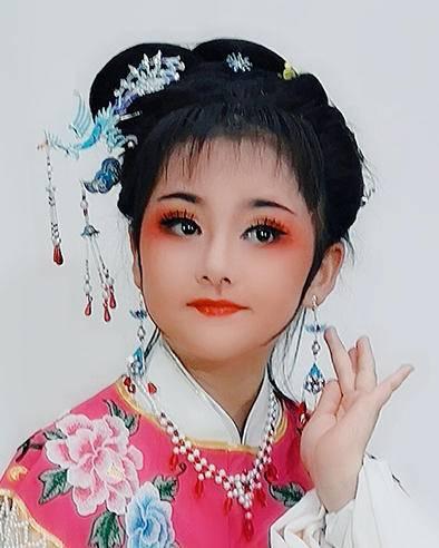 恭喜李雨萱获2019校园之星浙江总决赛网络投票最佳活力奖