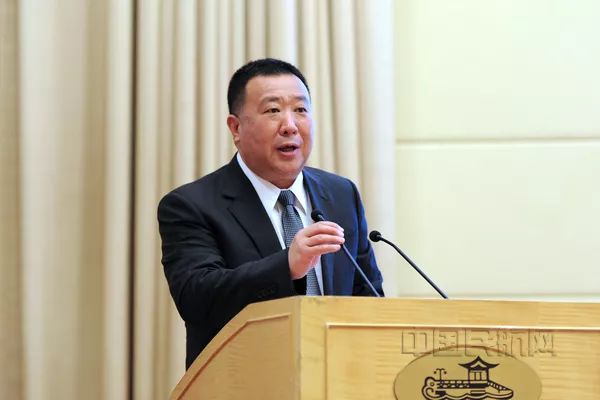 内蒙古民航机场集团副总经理张军演讲新加坡樟宜机场对外投资促进局总