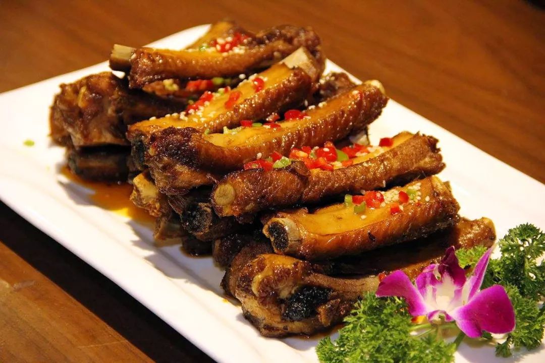 光耀门楣腊味双拼——绝代双骄姜辣鸡爪——得心应手小鱼小虾