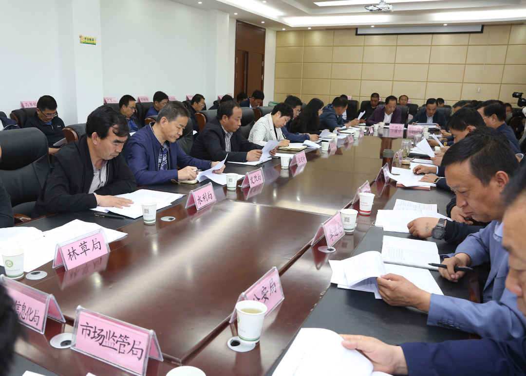 县人民政府副县长梁岩涓,北山景区管委会主任张宝山,绿色产业园管委会