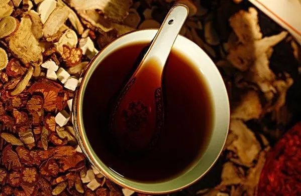 广东-各式凉茶简直是夏日必备佳品还可以解决口腹之欢不仅可以降火