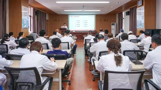 决策部署,上海天佑医院早在5月28日就召开扫黑除恶专项斗争工作会议