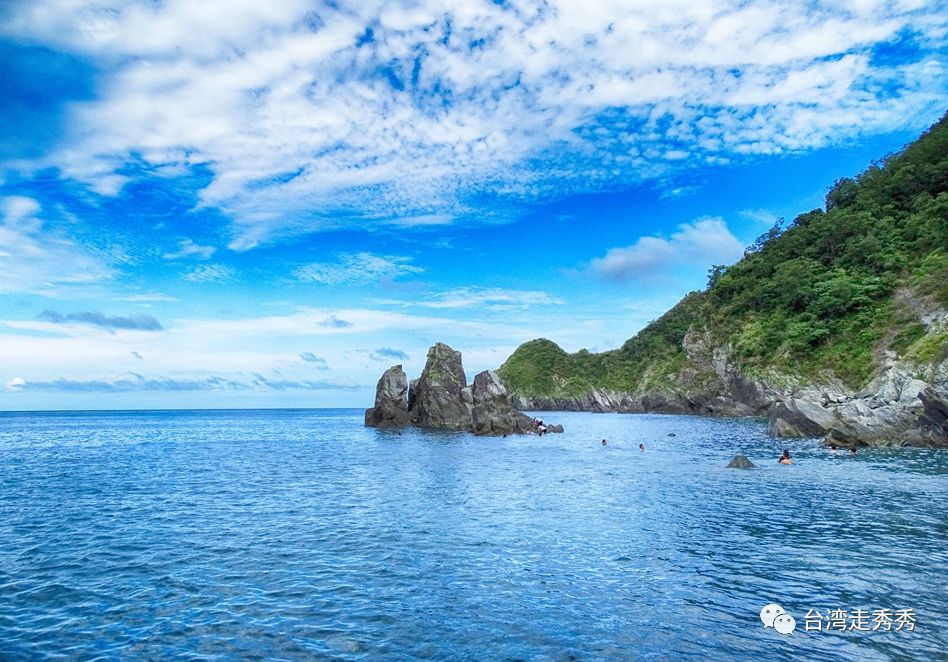 原創臺灣|【宜蘭】東澳粉鳥林漁港-ig打卡熱門景點,戲水賞人間美景