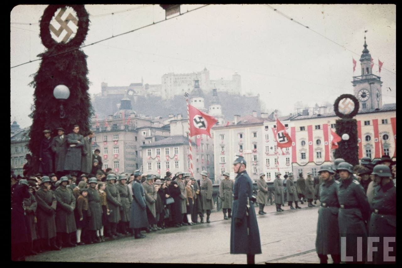 原创纳粹德国吞并奥地利希特勒衣锦还乡维也纳人热烈欢迎