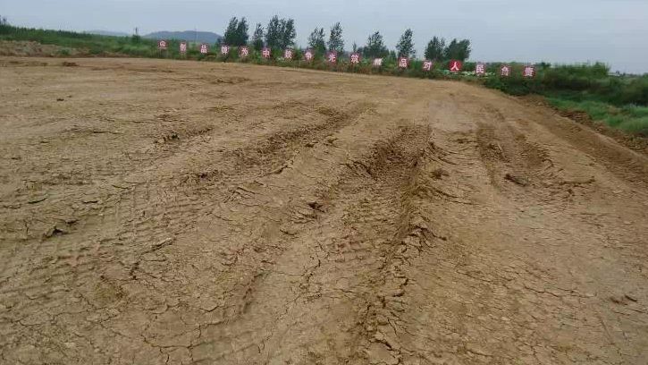 1,现象:四,路床土过湿或碾压之后出现"弹簧土"现象在回填土交底中要向