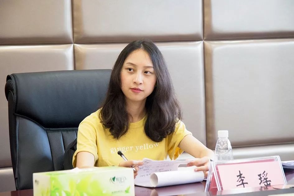 在调研座谈会上,省妇联发展部二级调研员俞慧敏介绍了此次调研工作的