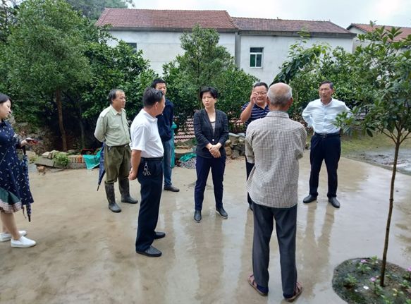 县委书记的扶贫日李玲到方高坪镇但店镇调研侧记