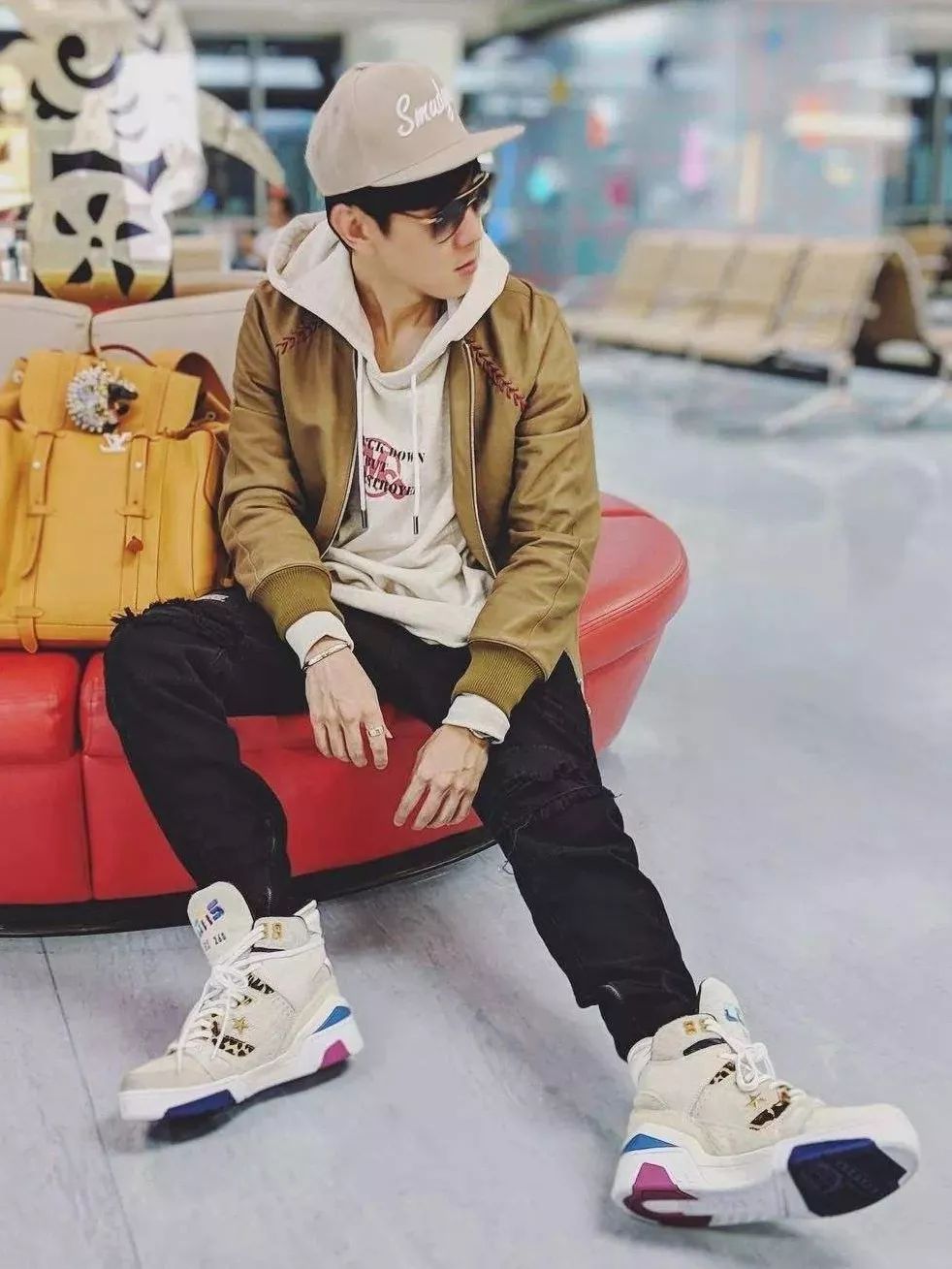 娱乐圈的鞋头大佬除了周杰伦,林俊杰,竟然还有"朱碧石"!_罗志祥