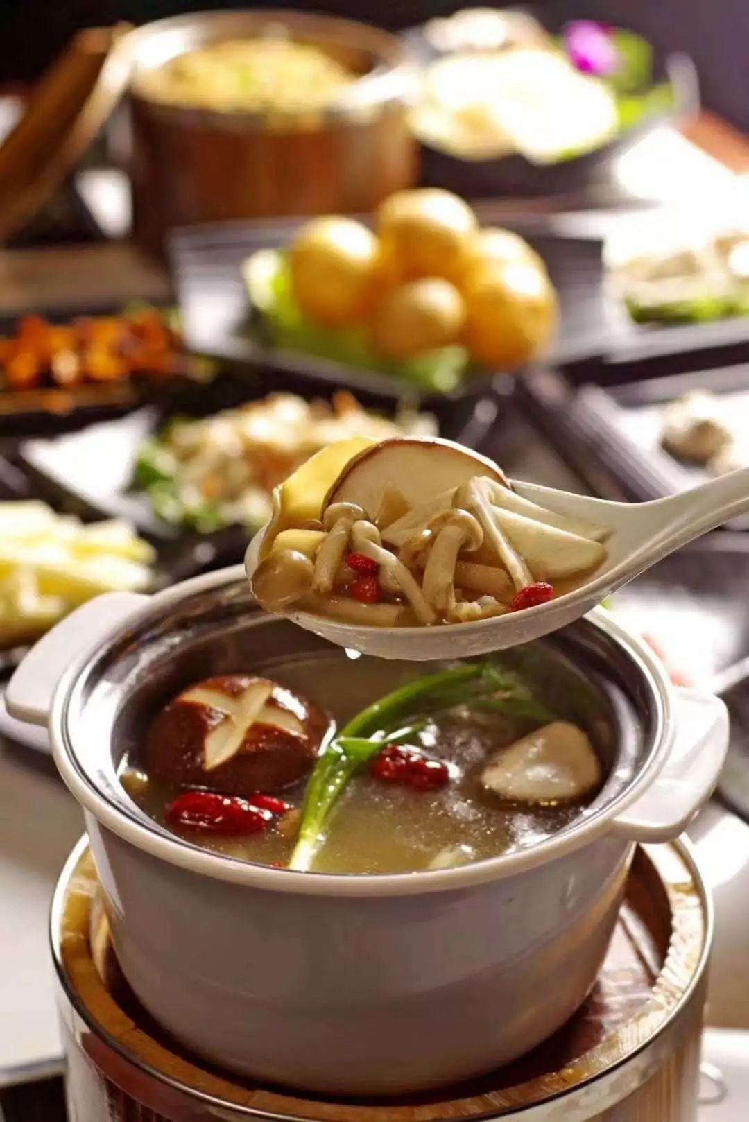 暑期亲子258元人一价全含江南大冰洞汽车特技齐云小镇峡谷漂流养生宴