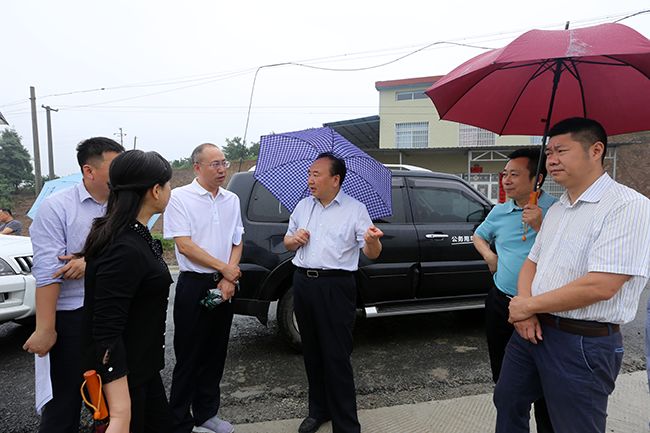 刘洪福巡查黄柏河流域工作