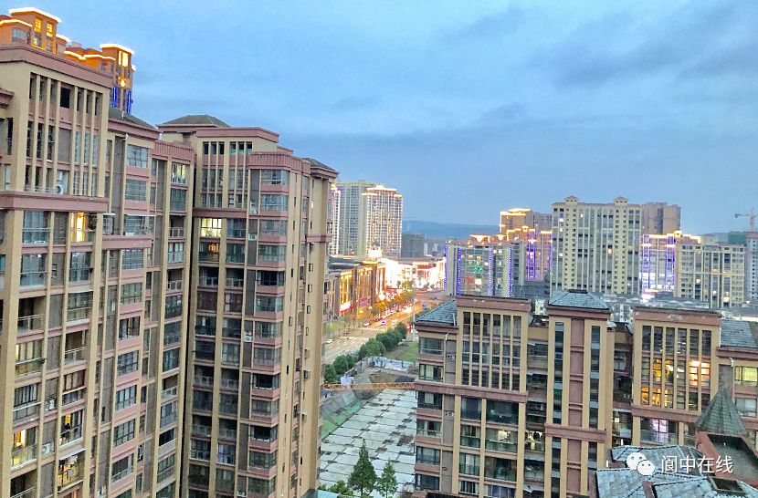 阆中新城区全景图片图片