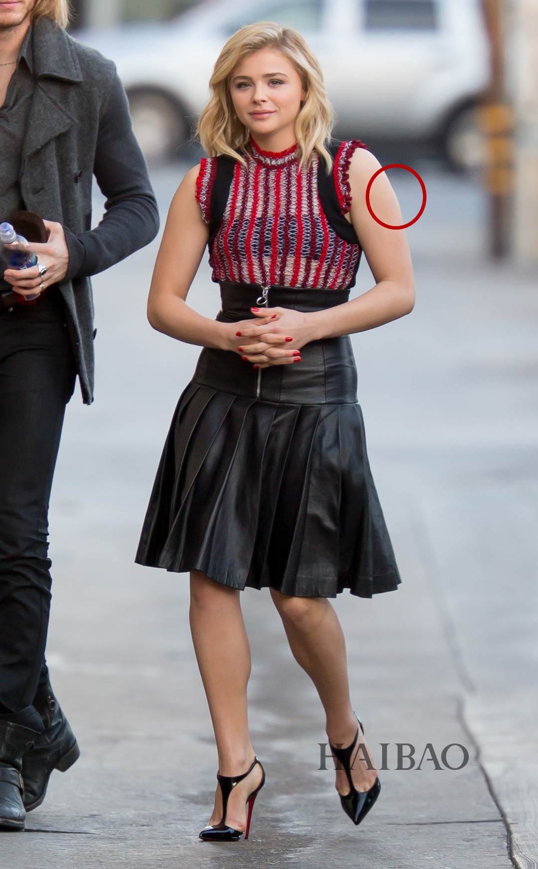 手臂粗,背厚,脖子短,夏季穿衣问题一网打尽_上半身