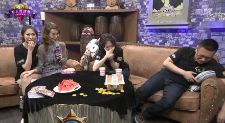 炉石双人竞速赛:虎牙春哥被齁到生无可恋,瓦娘和kimmy后来居上