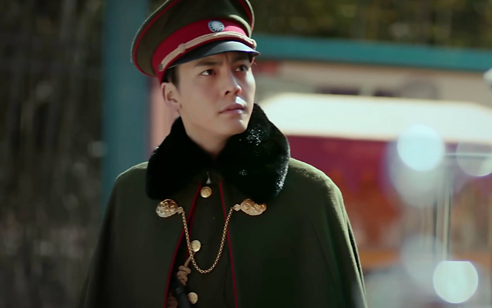 《盗墓笔记》中,张起灵和张启山有关系吗?是什么关系?