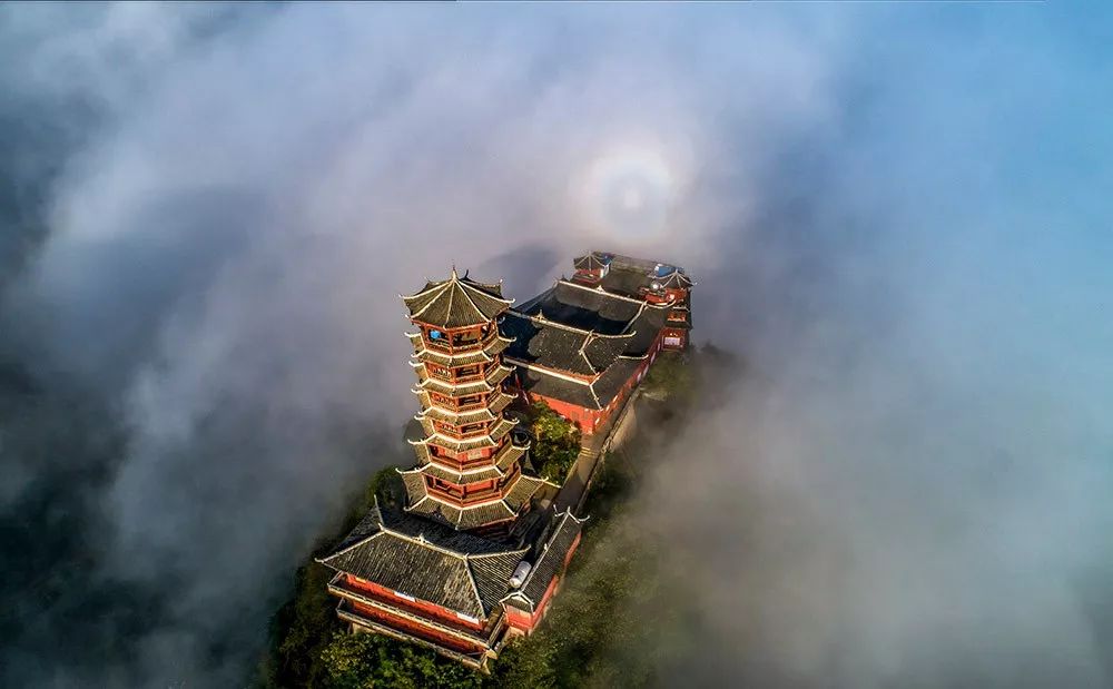 定制贵州山地旅行息烽西望山西望山,又名希望山,西山,它坐落与息烽县