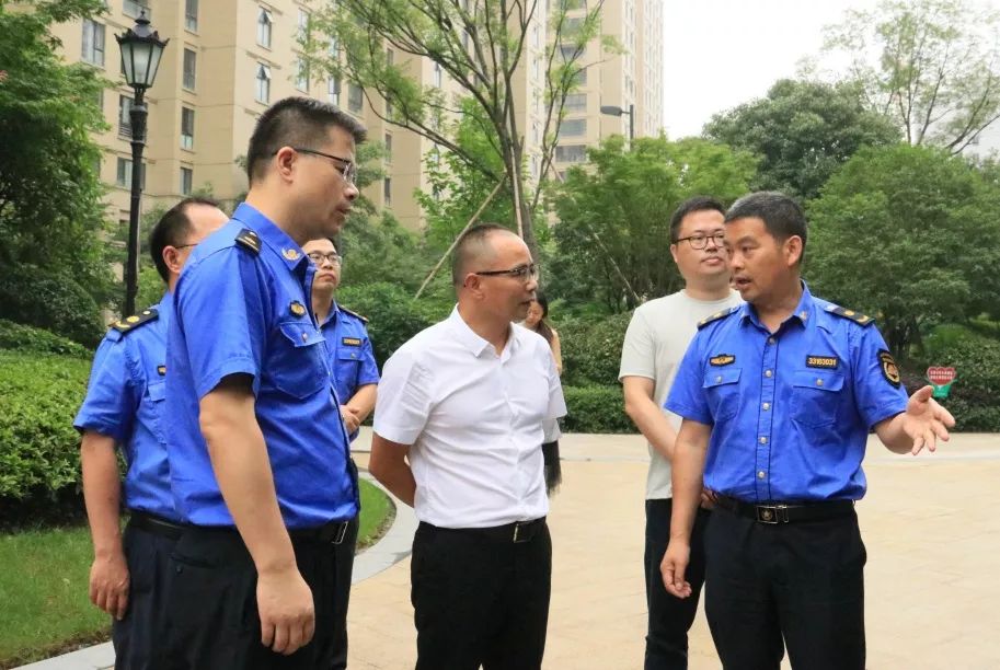 抓好关键小事办好民生大事路桥区副区长项小平督查路桥区垃圾分类工作