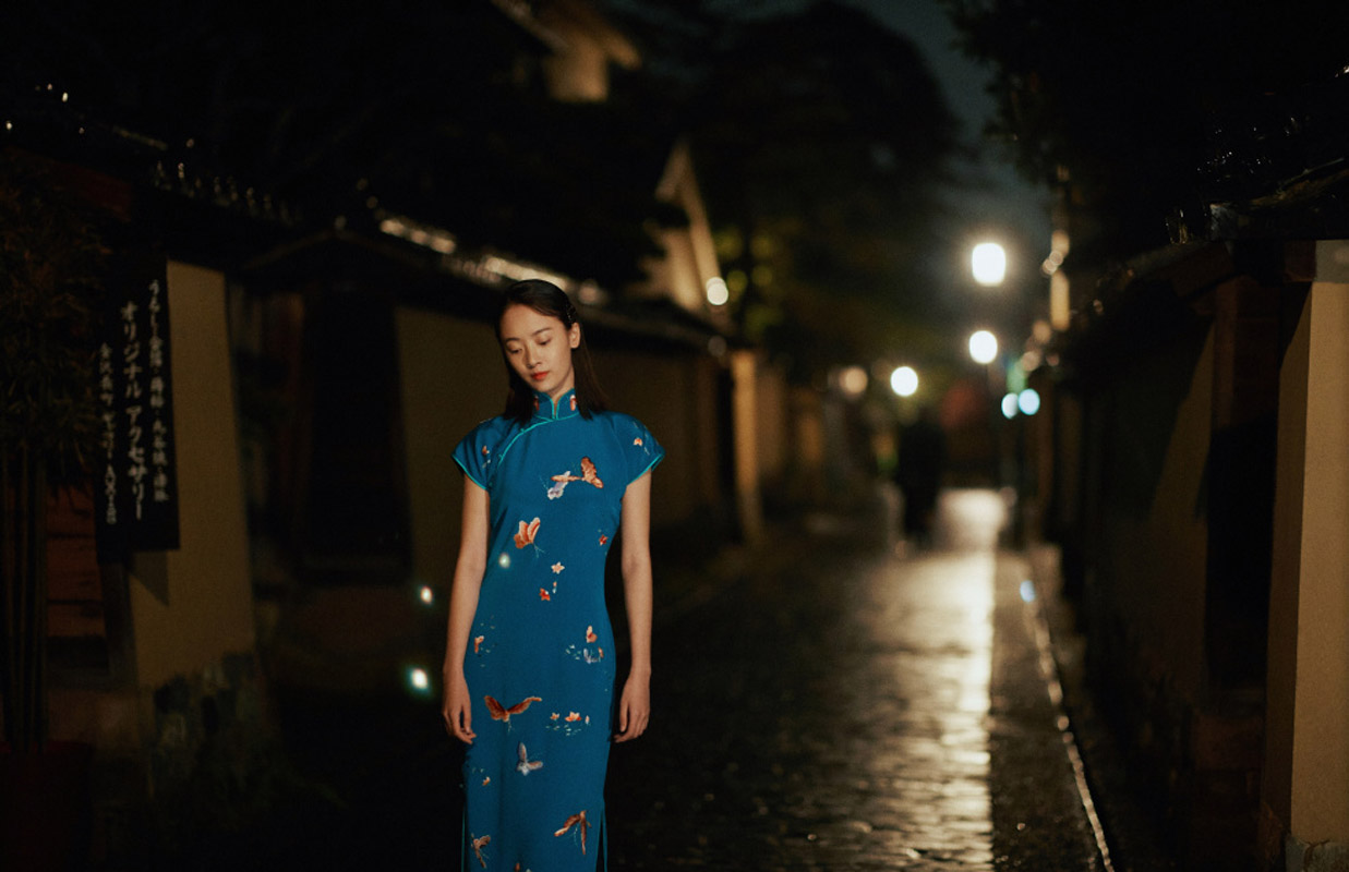 女演员孙铱优雅温婉旗袍复古写真