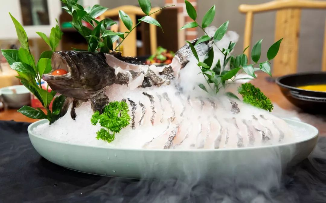 史上最强美食组合来临这个夏天打边炉x小龙虾陪你一起过