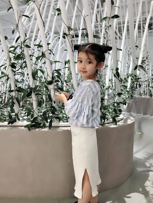 亲爱的你在哪里聚焦寻爱童星张熙唯红毯表现亮眼