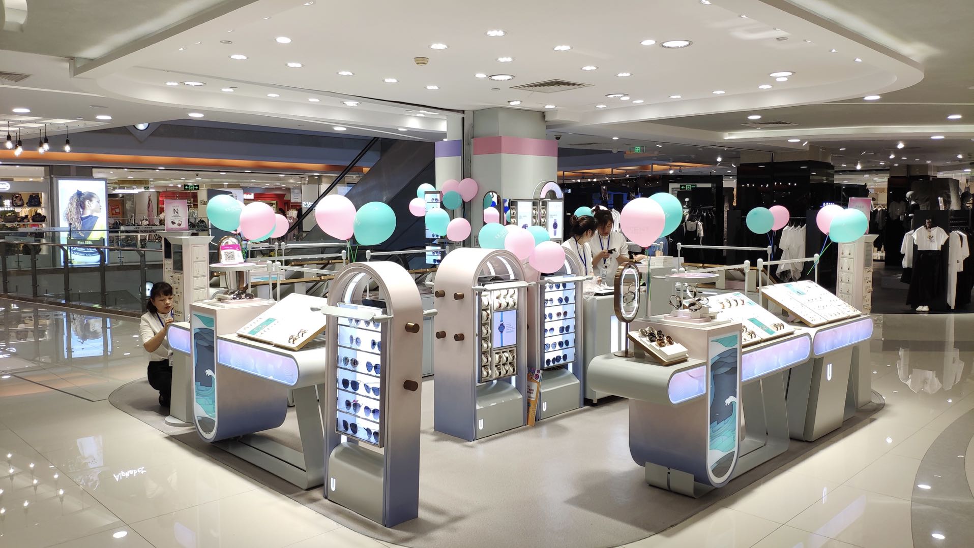 uscen时尚饰品新概念形象进驻上海浦建,西安开元