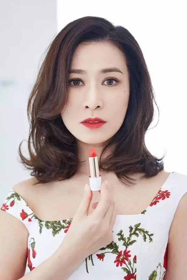 香港女星仅她靠演技维持住了一线地位盘一盘佘诗曼的容貌变化