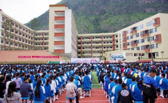 67启动仪式在金沙中学举行对此,四川眼科专家许海嘉教授介绍,近年来