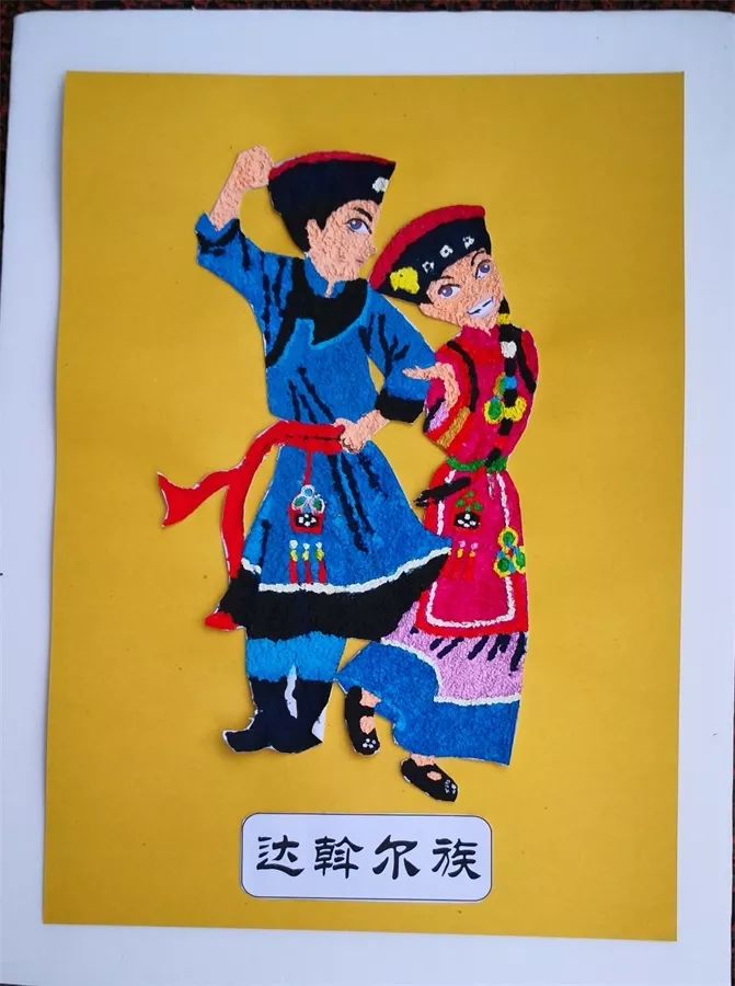 "中国是一个多民族国家,多姿多彩的民族服饰,成为中国历史长河中一颗