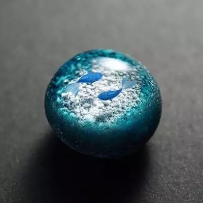 用玻璃创造了这些独立而唯美的童话世界!