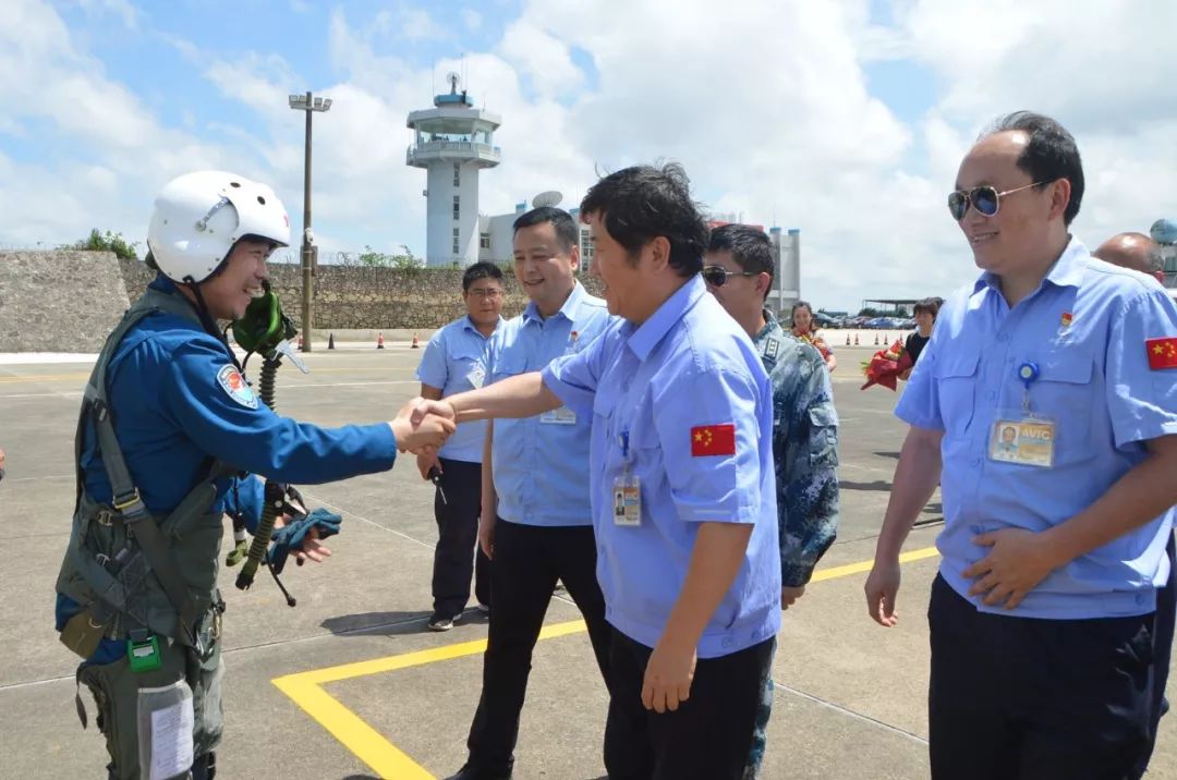 不忘初心牢记使命航空工业山鹰飞机成功完成靶试任务