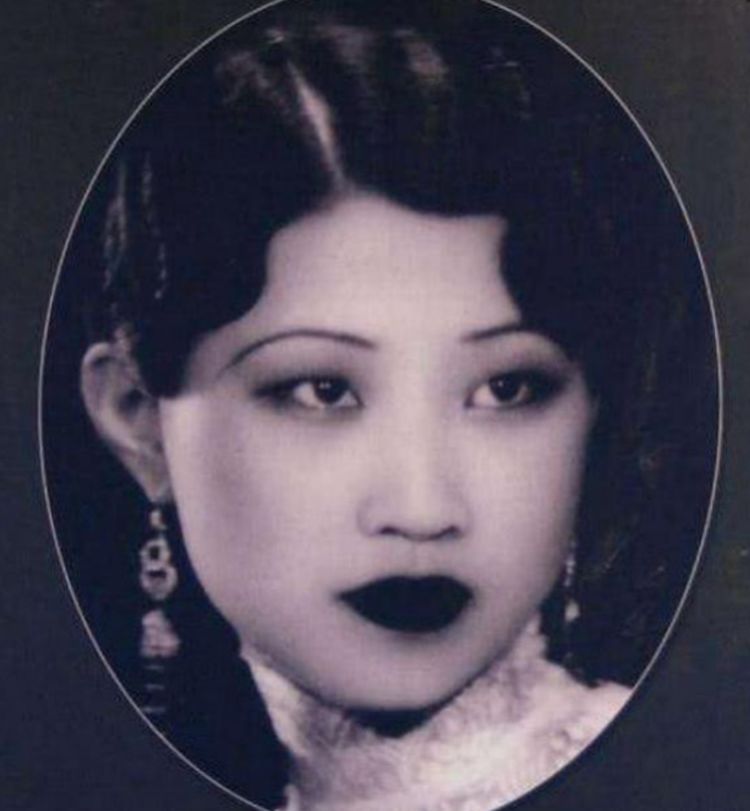 民国第一美女赵一荻:17岁与张学良私奔到东北,被囚禁50年!_于凤至