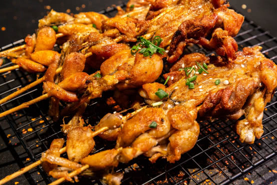 掀起"蛙"风的网红潮牌餐厅蛙喔,你还没去吃过?_牛蛙