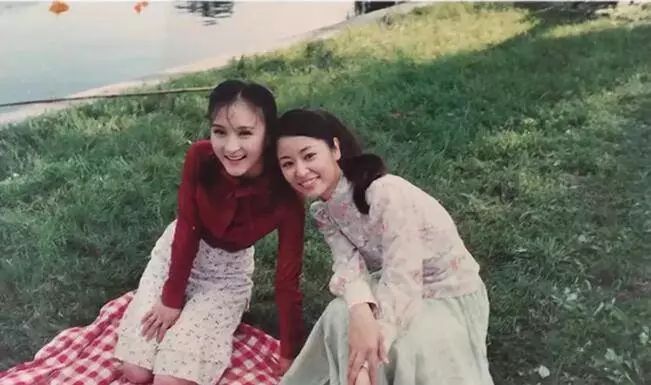 出生于四川省成都市,内地演员,虽说乐珈彤的名气不如赵薇和林心如,可