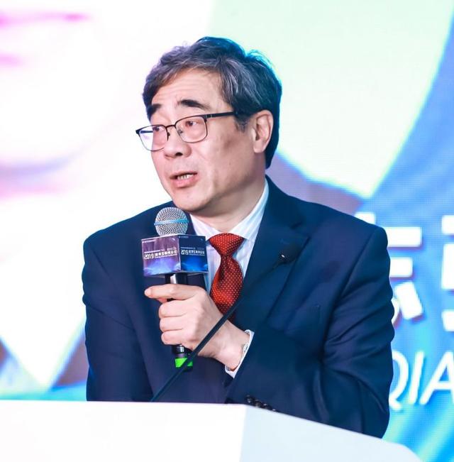 能源局监管总监李冶,江苏省能源局副局长李义和市,区领导汪泉,曹佳中