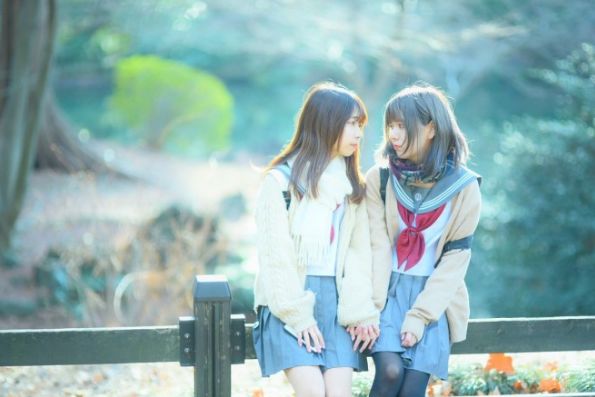 日本ol利用业余时间拍百合写真走红女孩子们永远美丽又细腻