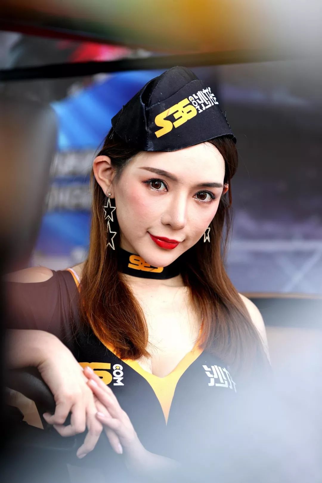 视觉大联盟赛车女郎娇艳欲滴