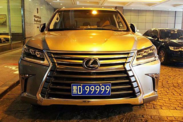 佳木斯的5连号林肯,曾加价6位数,颜色有气场,车牌很社会