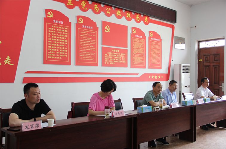 昨天临泉32个第一书记齐聚