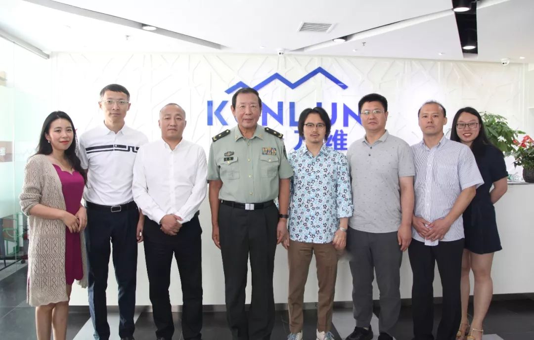 著名军事专家罗援少将做客昆仑万维网络成为意识形态斗争的主战场