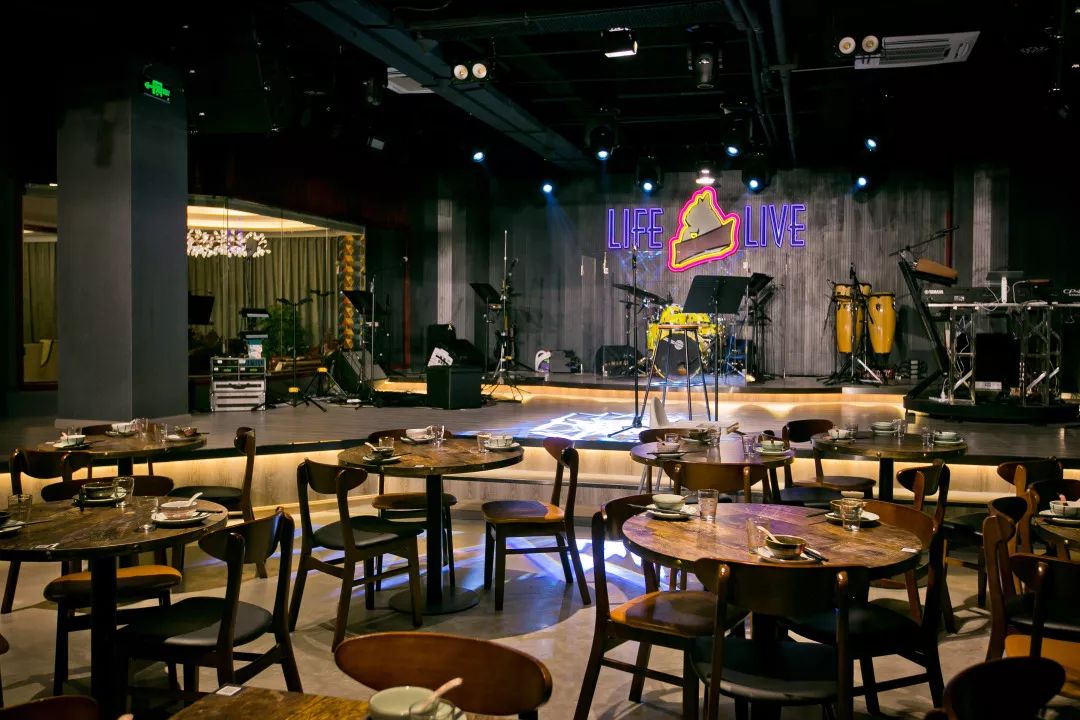 live来福家音乐餐厅上海静安区场中路2018号中建幸福空间b栋2楼201