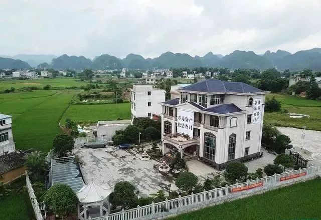 2019年6月19日,广西柳州,在柳江区成团镇鲁比村,大毒枭张家爱别墅.